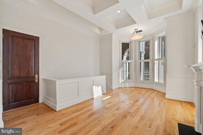 Building Photo - 4 Logan Cir NW