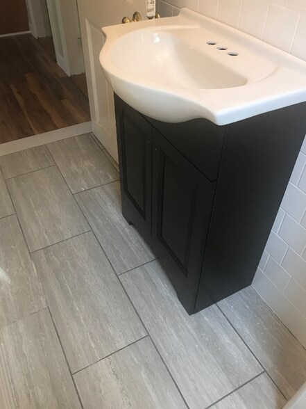 Building Photo - 81-83 America St