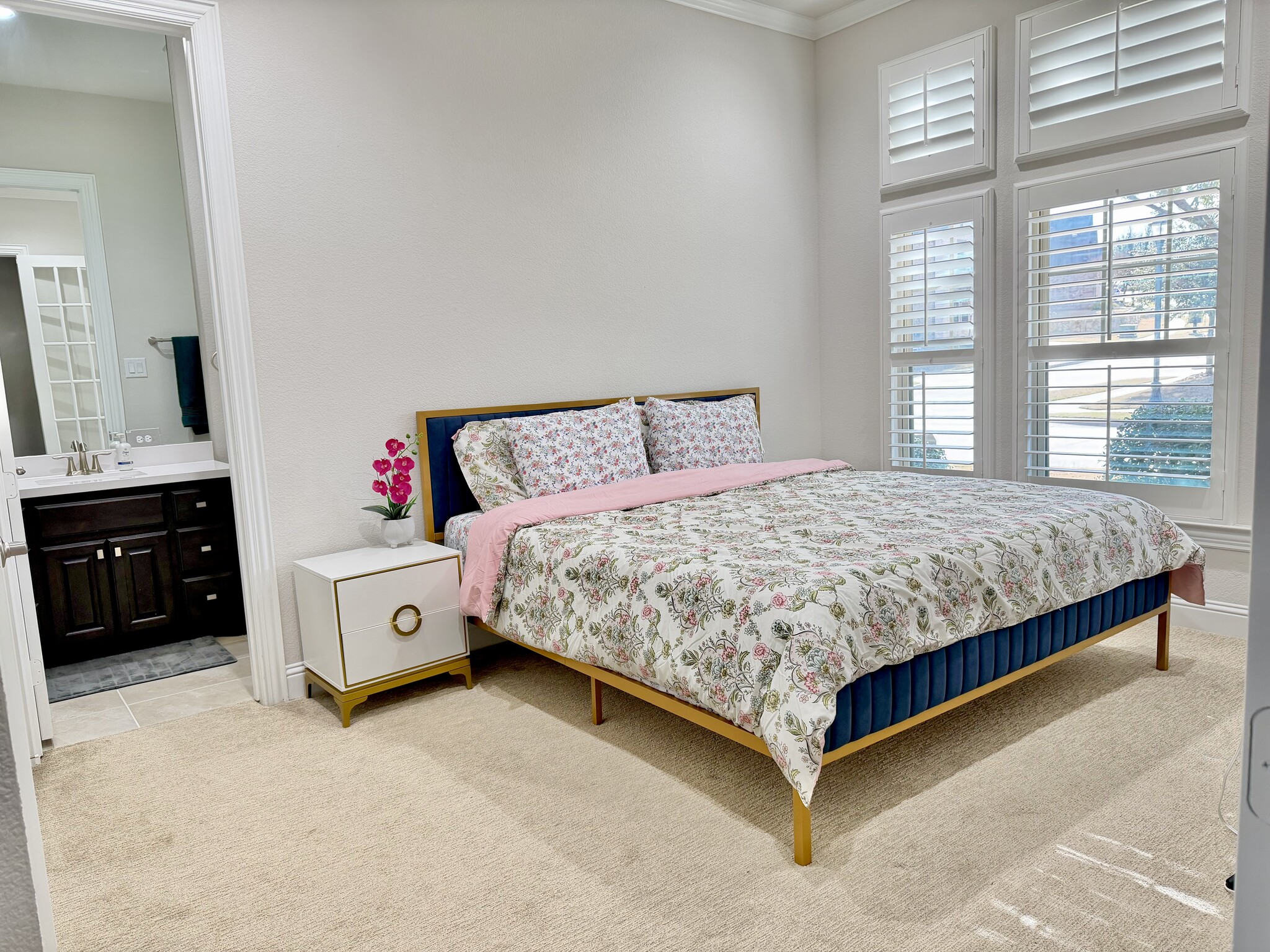 Building Photo - 6817 Golf Club Dr