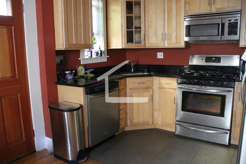 Primary Photo - 22 Eastburn St