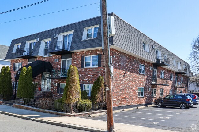 Primary Photo - Balcomb Condominium