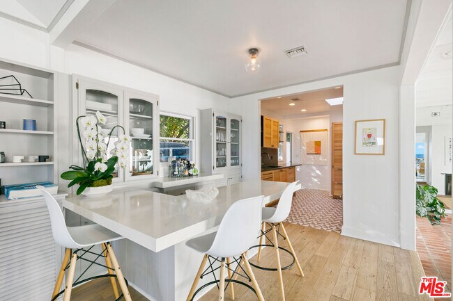 Building Photo - 30830 Broad Beach Rd