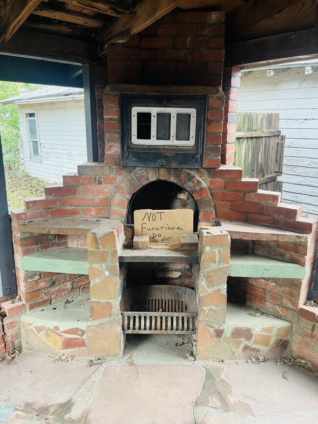 Building Photo - 1829 W Park Pl