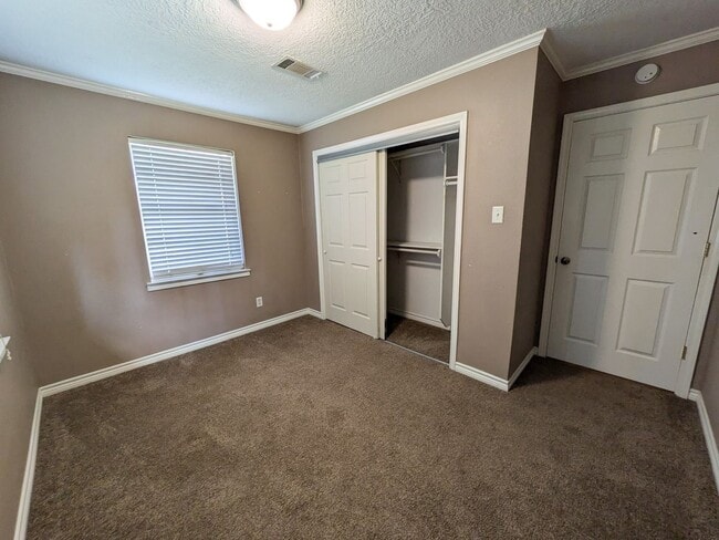 Building Photo - 2430 Granger Dr