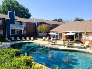 Building Photo - Post Oaks Apartments