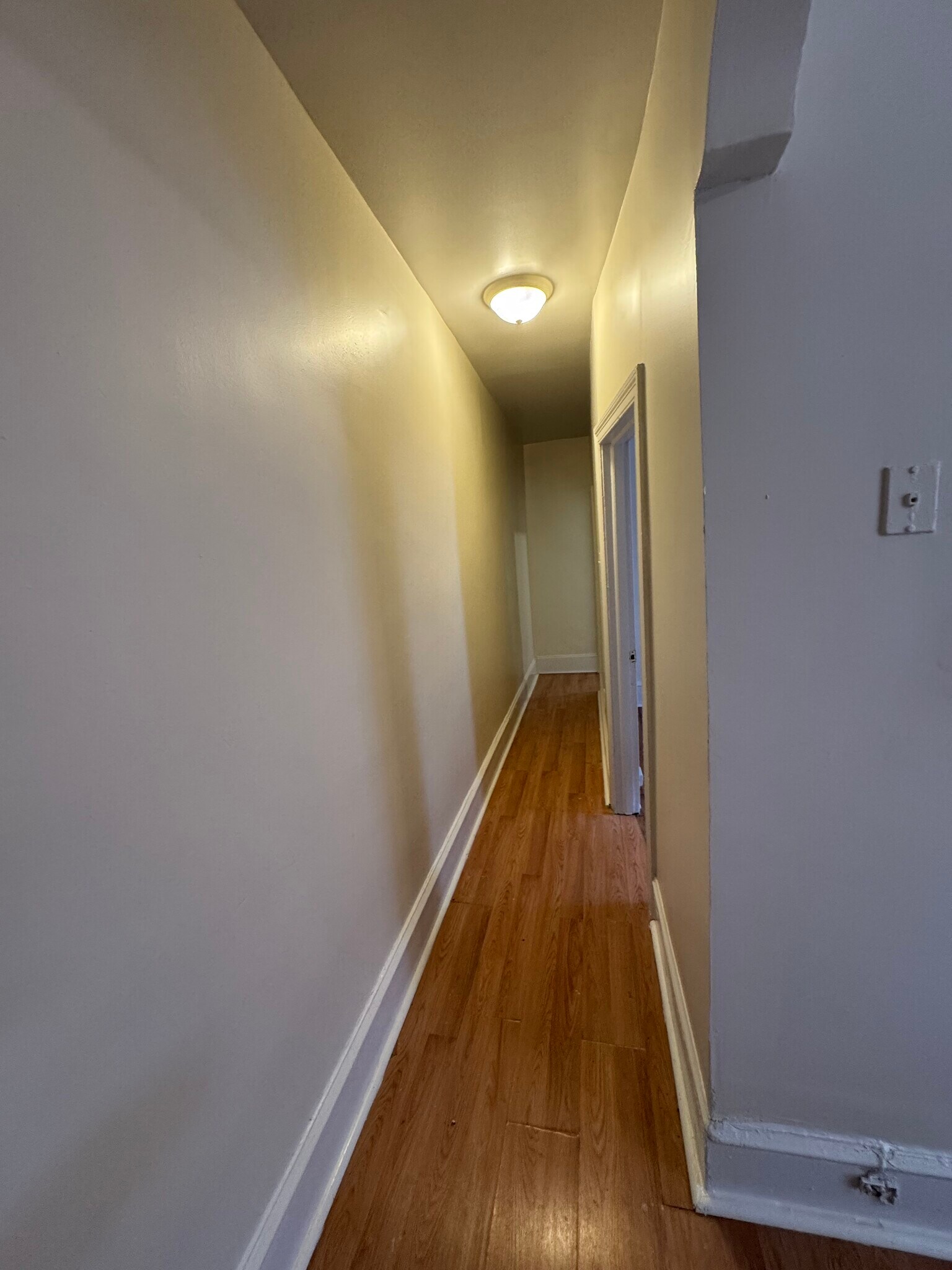 Building Photo - 1118 Lindley Ave