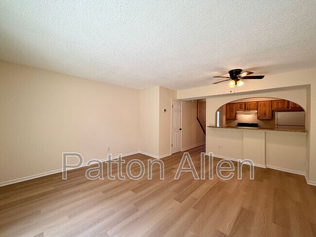 Building Photo - 4 Dawnwood Cir