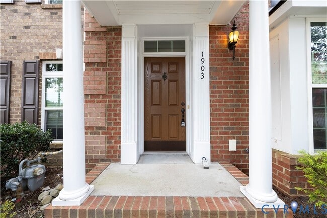 Building Photo - 1903 Old Brick Rd