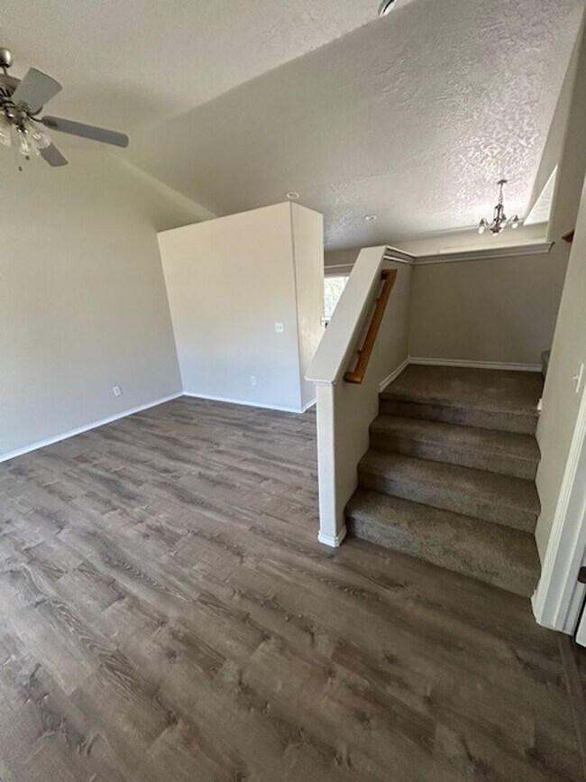 Building Photo - Cute Caldwell Home