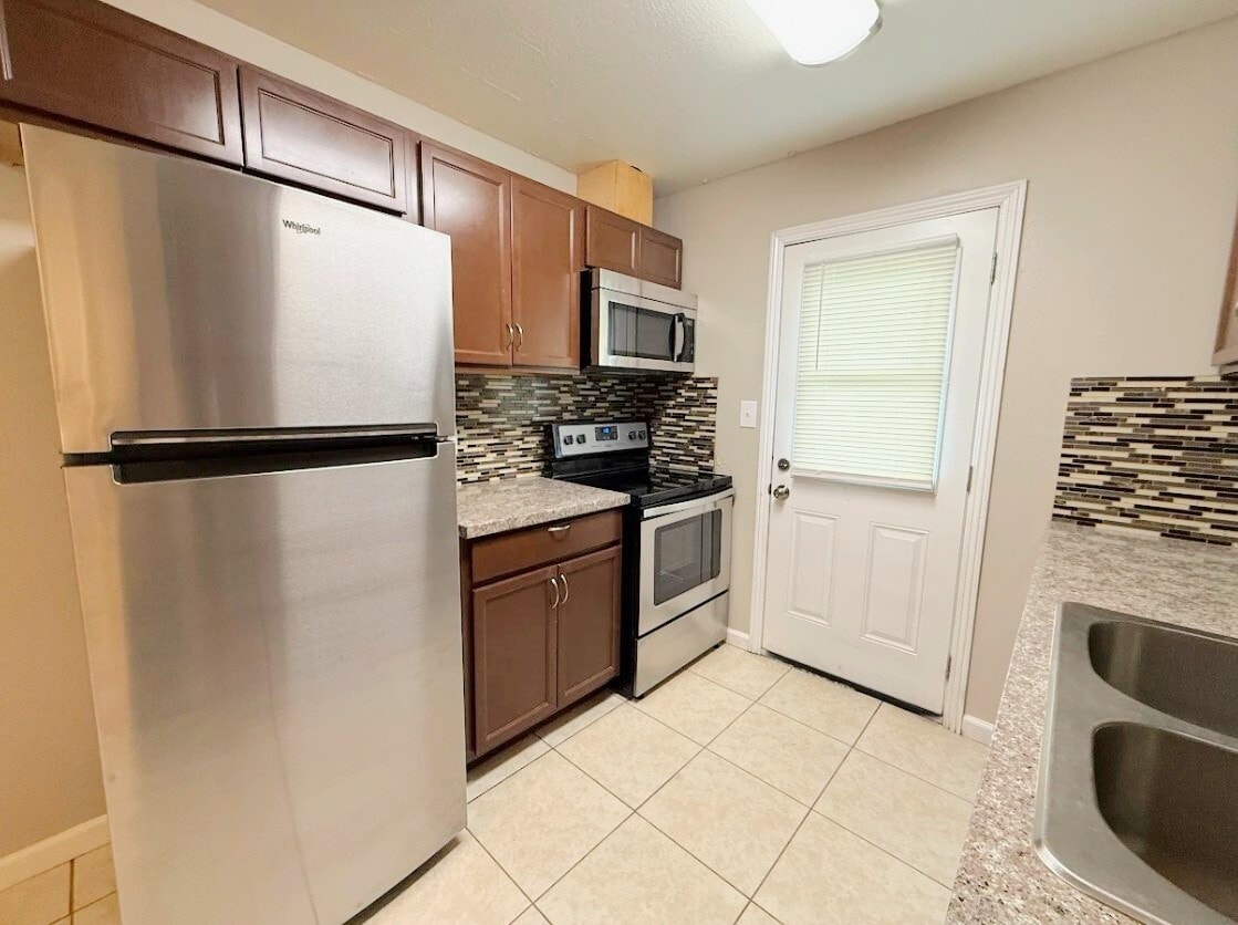 Building Photo - 651 Q St