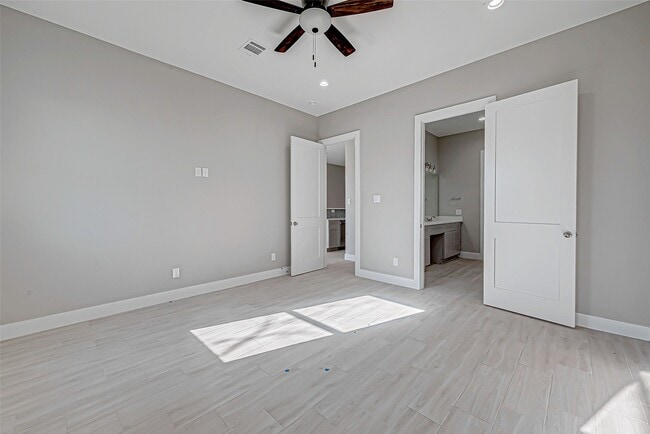 Building Photo - 3635 Needville Ave