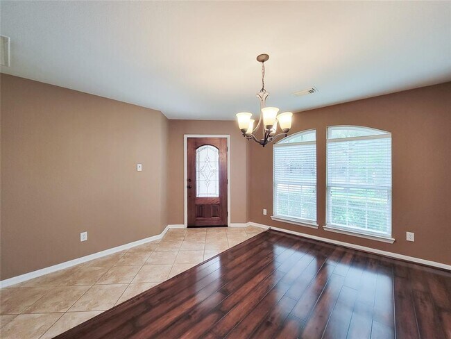 Building Photo - 21123 Amber Crossing Dr