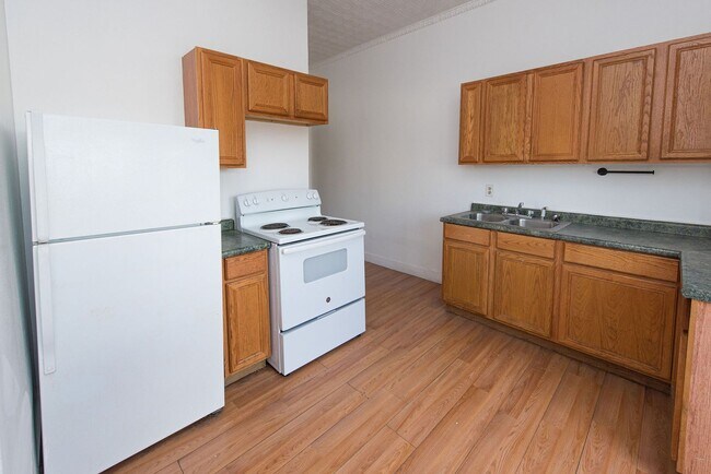 Building Photo - MT ADAMS - Stunning City/River View  from ...