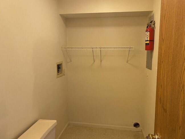 Building Photo - 214 Magnolia Dr