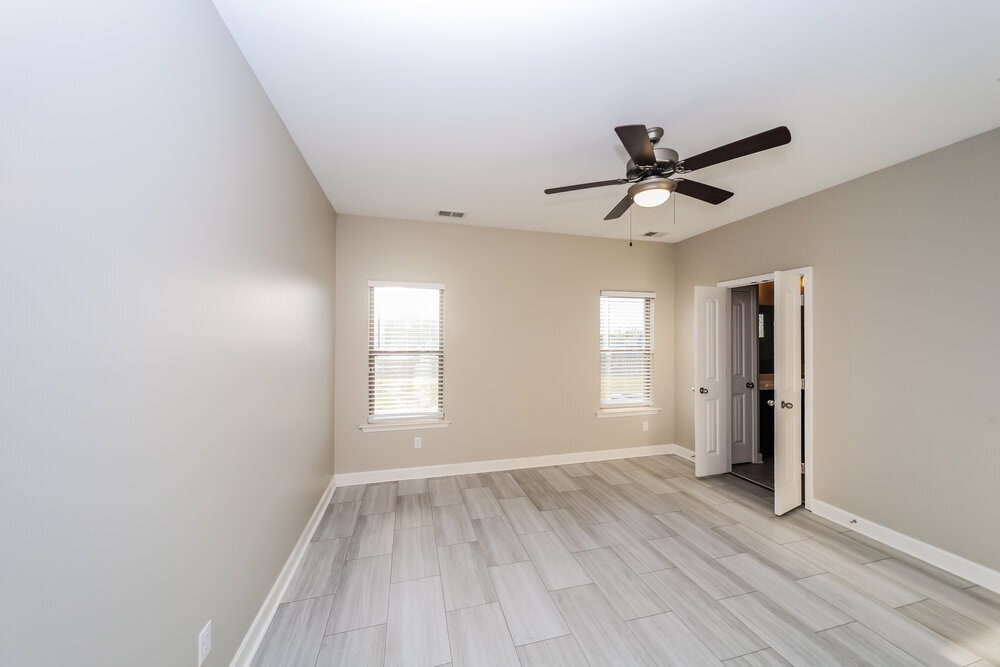 Building Photo - 7681 Carlton Dr