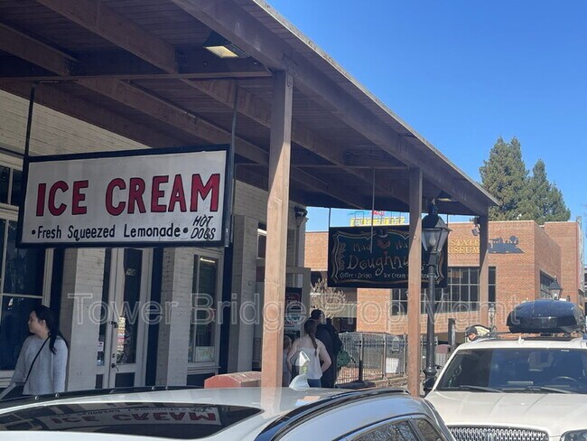 Building Photo - 122 I St