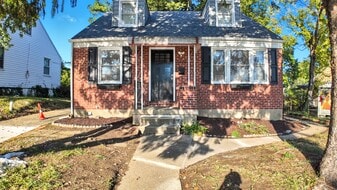 Building Photo - 4924 Frankford Ave