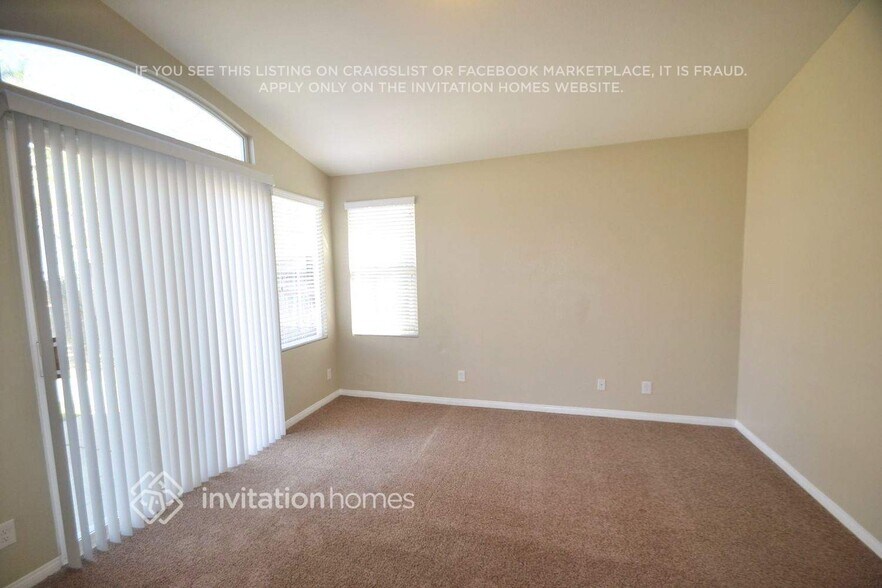 Building Photo - 45916 Via La Colorada