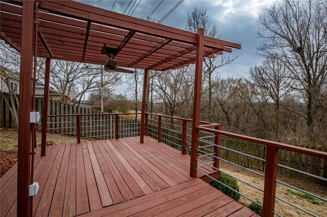 Building Photo - 2803 Foxwood Dr