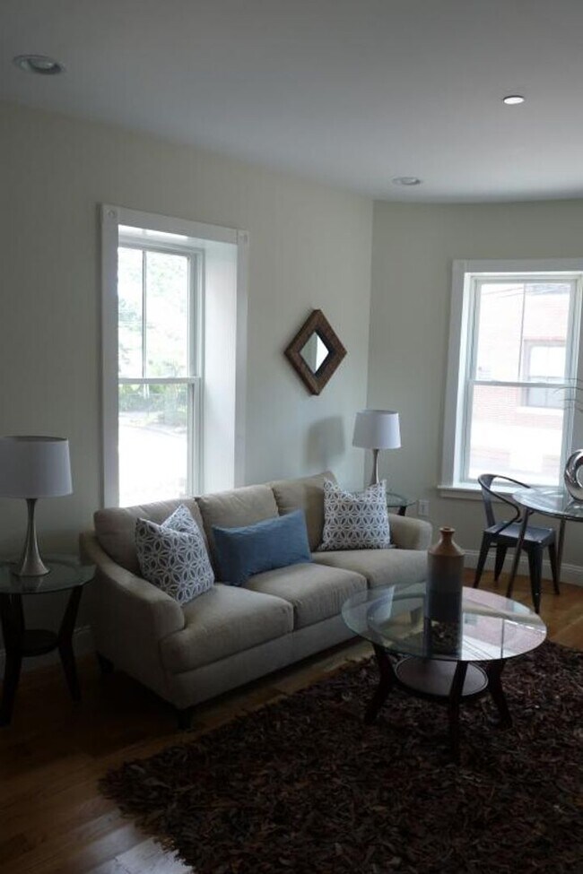 Building Photo - NO FEE!  BROOKLINE VILLAGE 3 BED/1.5 BATH WITH UPDATED KITCHEN, W/D IN UNIT