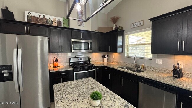 Building Photo - 11613 Flor Galatea Wy