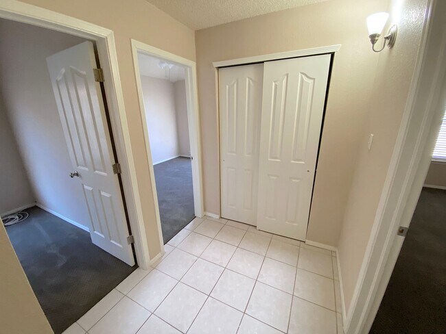 Building Photo - Northeast El Paso 4 bed with Refrig A/C