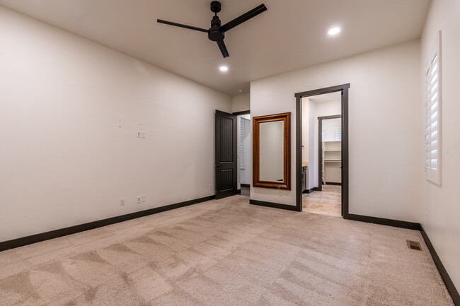Building Photo - 2094 Two Wood Dr