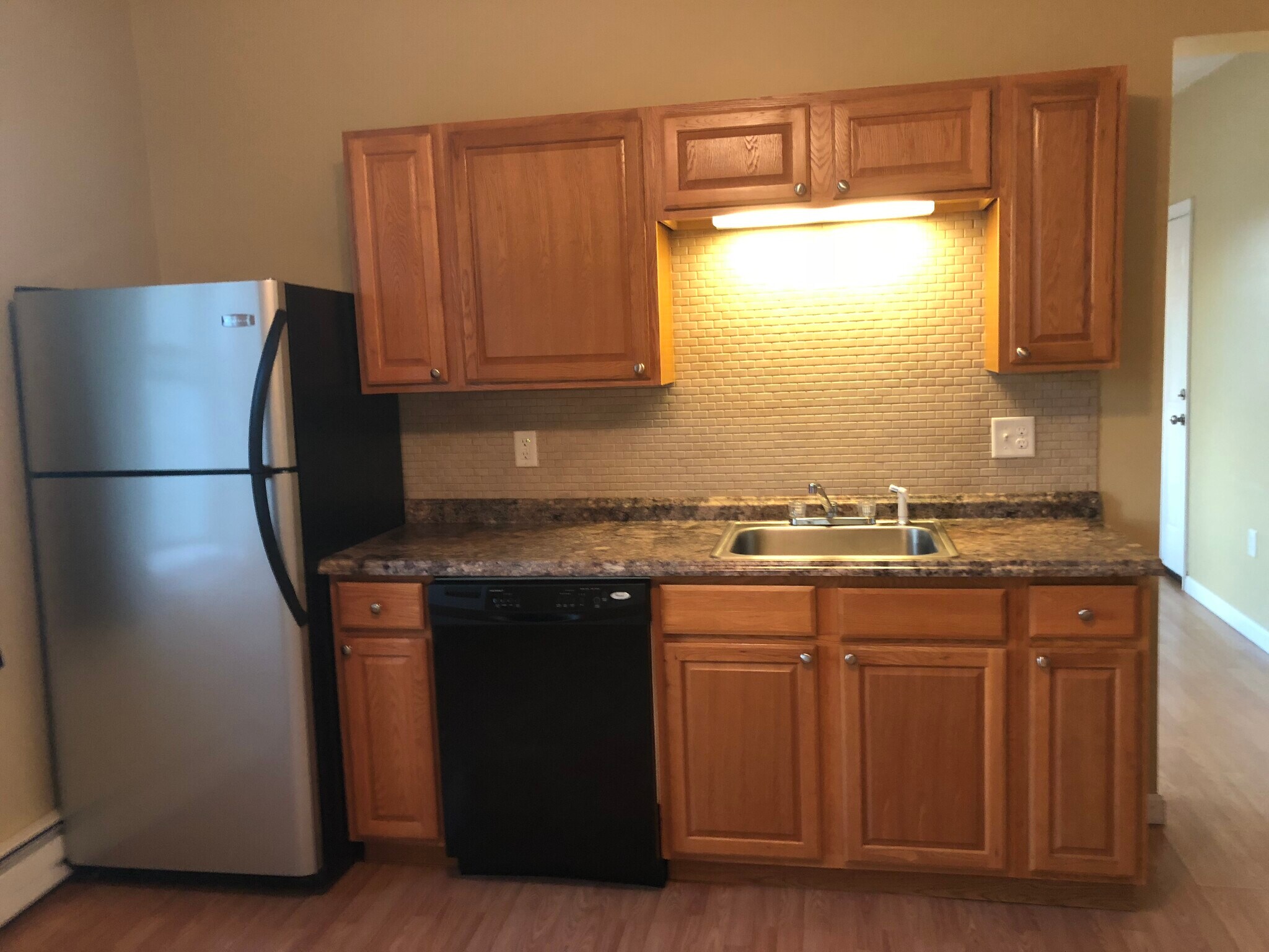 Building Photo - 42 Pond St