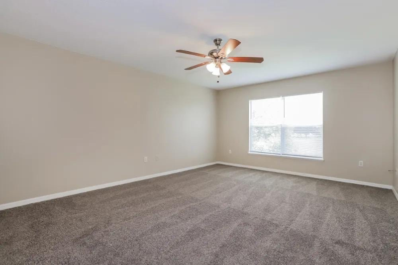 Building Photo - 692 Sunway Ln