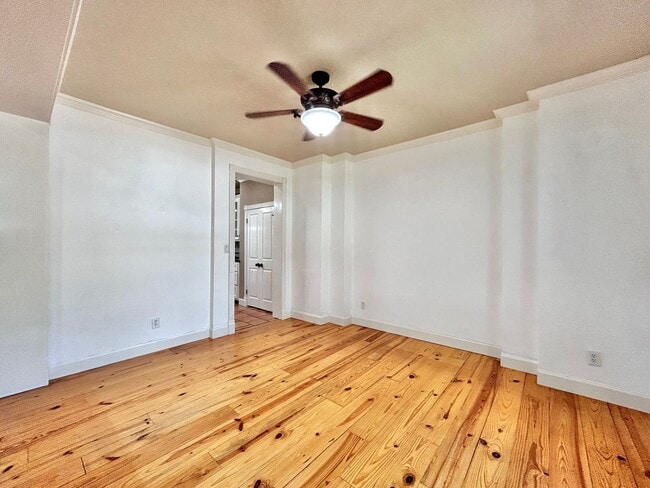 Building Photo - 4 Bed / 2 Bath Spacious One-Level Home wit...
