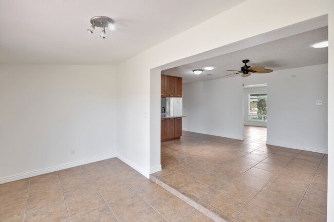 Building Photo - Charming South Scottsdale Ranch  home new ...