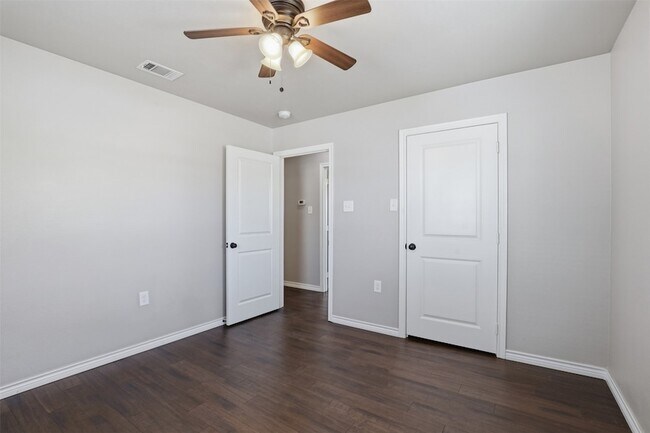 Building Photo - 3201 McCart Ave