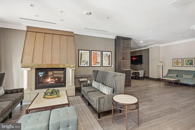 Building Photo - 3101 N Hampton Dr