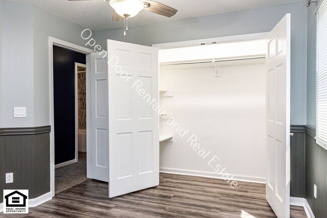 Building Photo - 8218 Fountainhead Dr