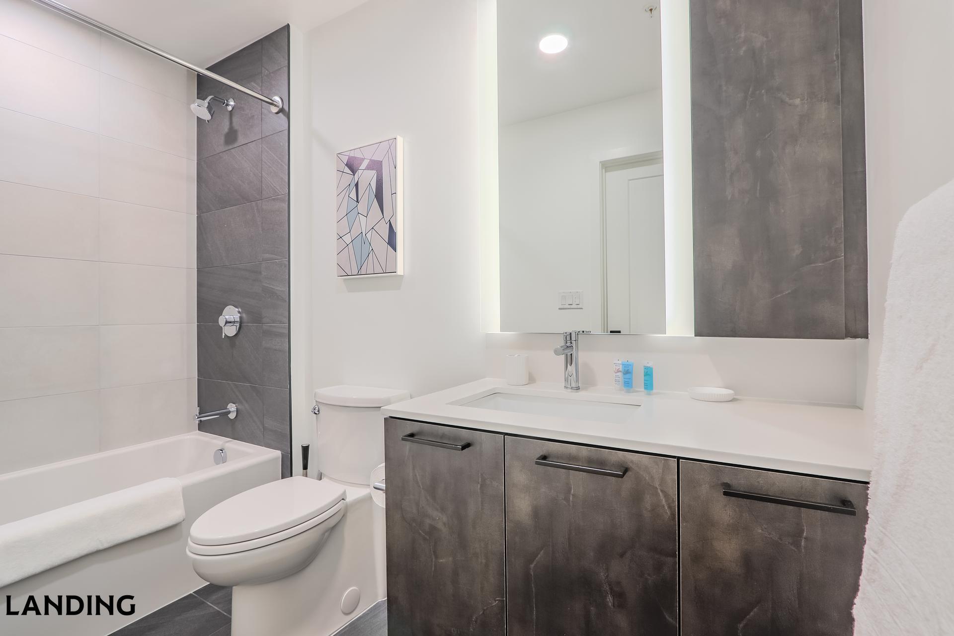 Building Photo - 632 Howard Rd SE