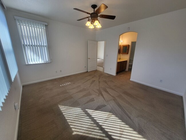 Building Photo - 1903 Teal Dr