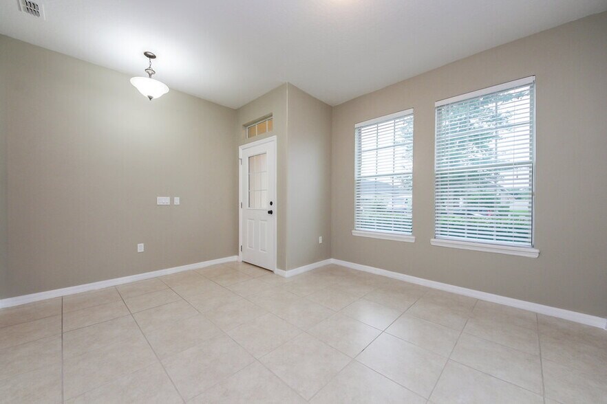 Building Photo - 7424 Azalea Cove Cir