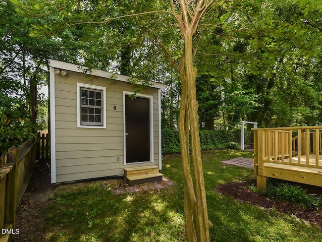 Building Photo - 4916 Royal Adelaide Way