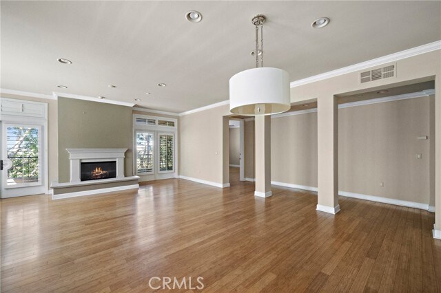 Building Photo - 6001 Crescent Park E
