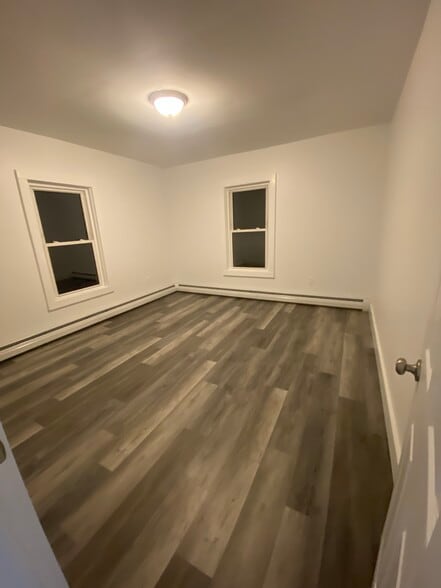 Building Photo - 17 Beaver Pond Rd