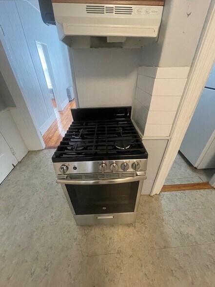 Building Photo - 57 Summer St