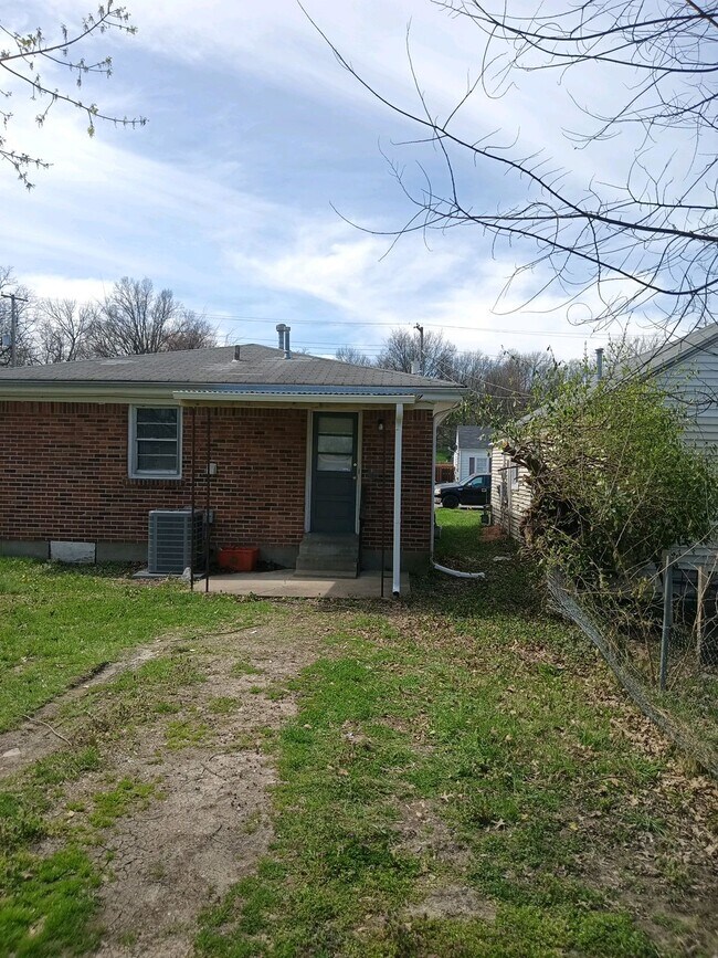 Building Photo - 4113 La Salle Ave