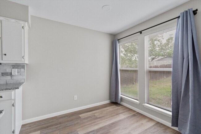 Building Photo - 701 Ramble Ln