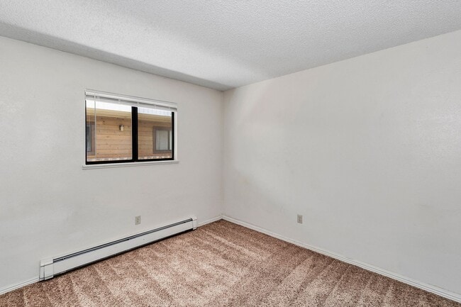 Building Photo - Cozy 2-Bedroom Condo Near CMU & St. Mary’s...