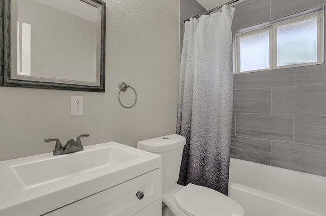 Building Photo - Westside Gem! 4 Beds, 3 Baths, Over 2,500 ...