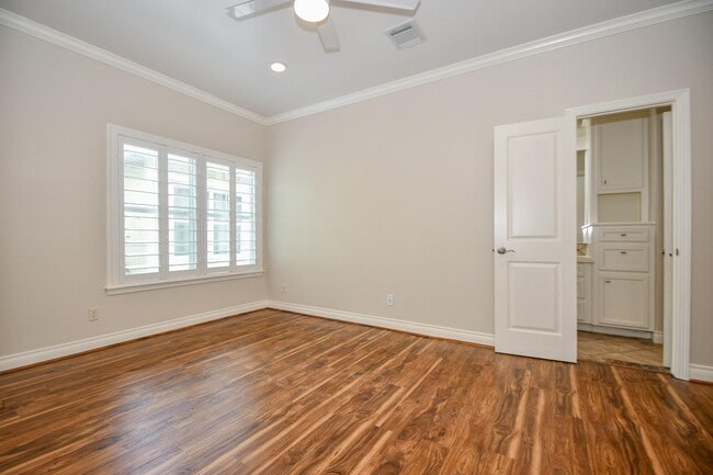 Building Photo - 7626 E Jordan Cove