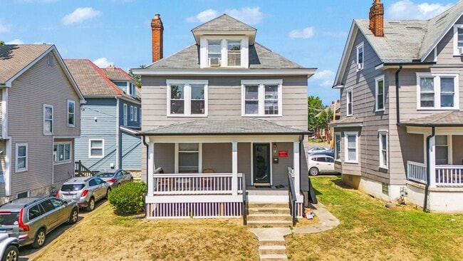 Building Photo - Ultimate 6-Bedroom House with Amazing Front Porch!