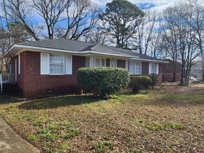 Building Photo - 15 Fleetwood Dr