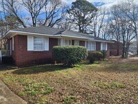 Building Photo - 15 Fleetwood Dr