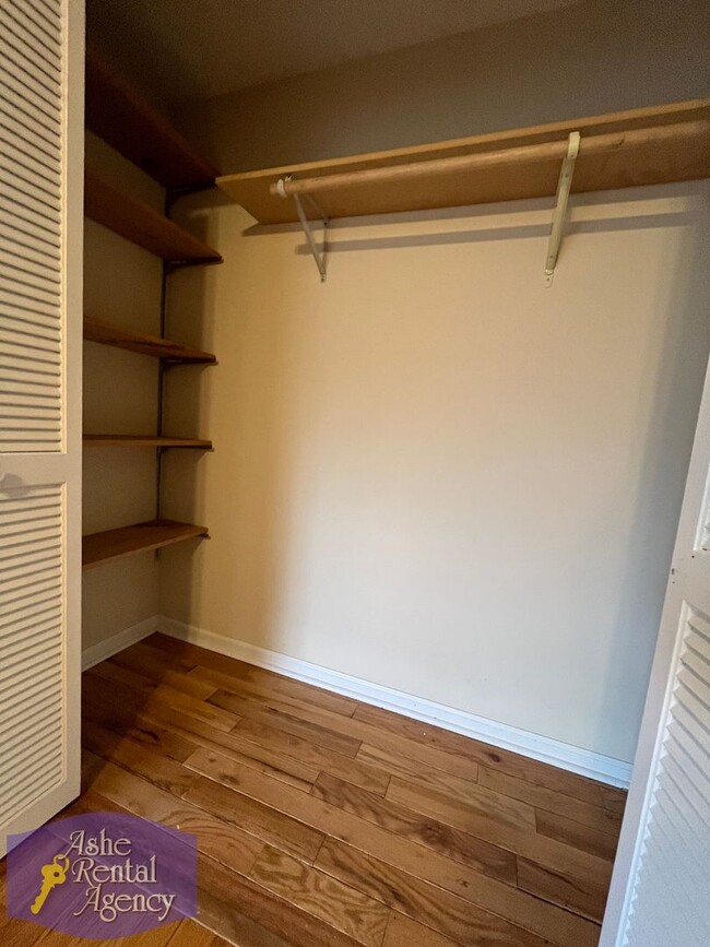 Building Photo - Charming 3bd/2ba House In West Jefferson